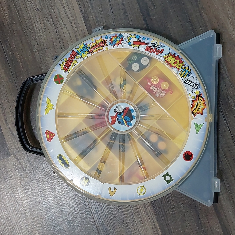 Thomas&Friends DC Super Friends Collector’s Playwheel CarrryCase•11 MiniTrains